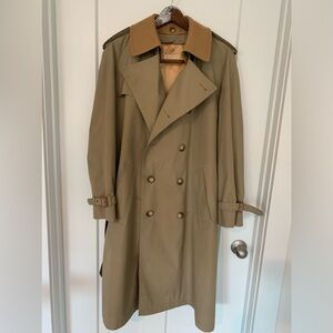 Vintage Brooks Brothers Trench
Coat‎ Waterproof Double Breasted
Men's 40 short